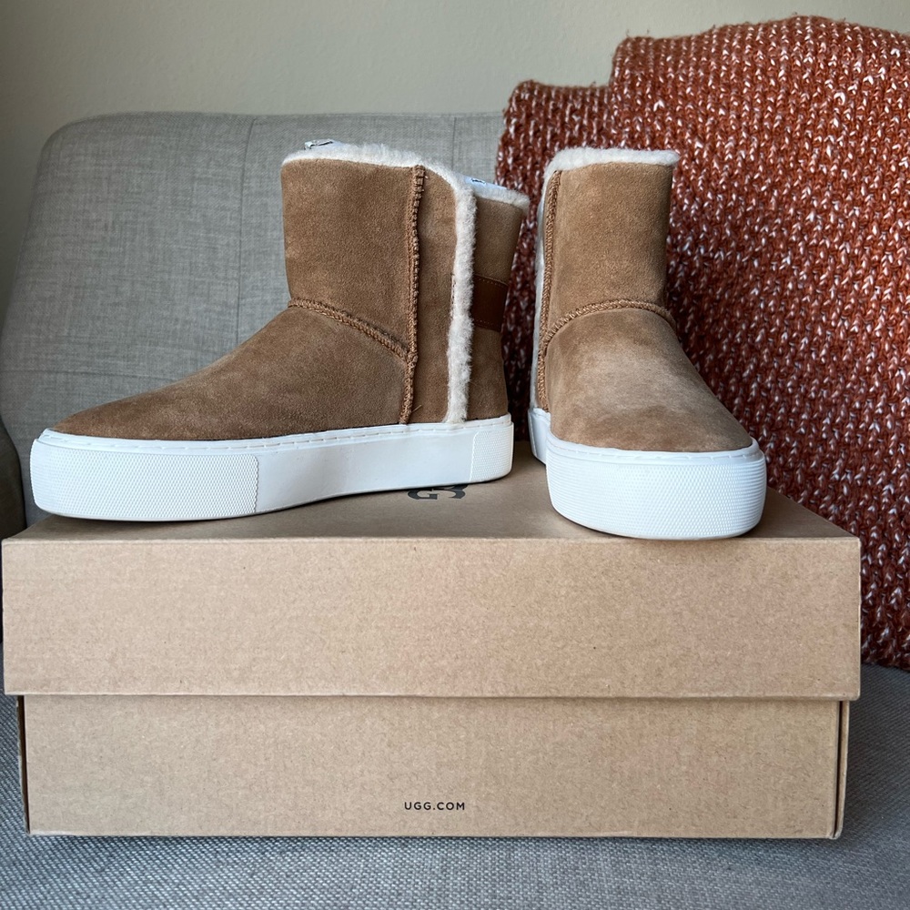 UGG Aika Boots